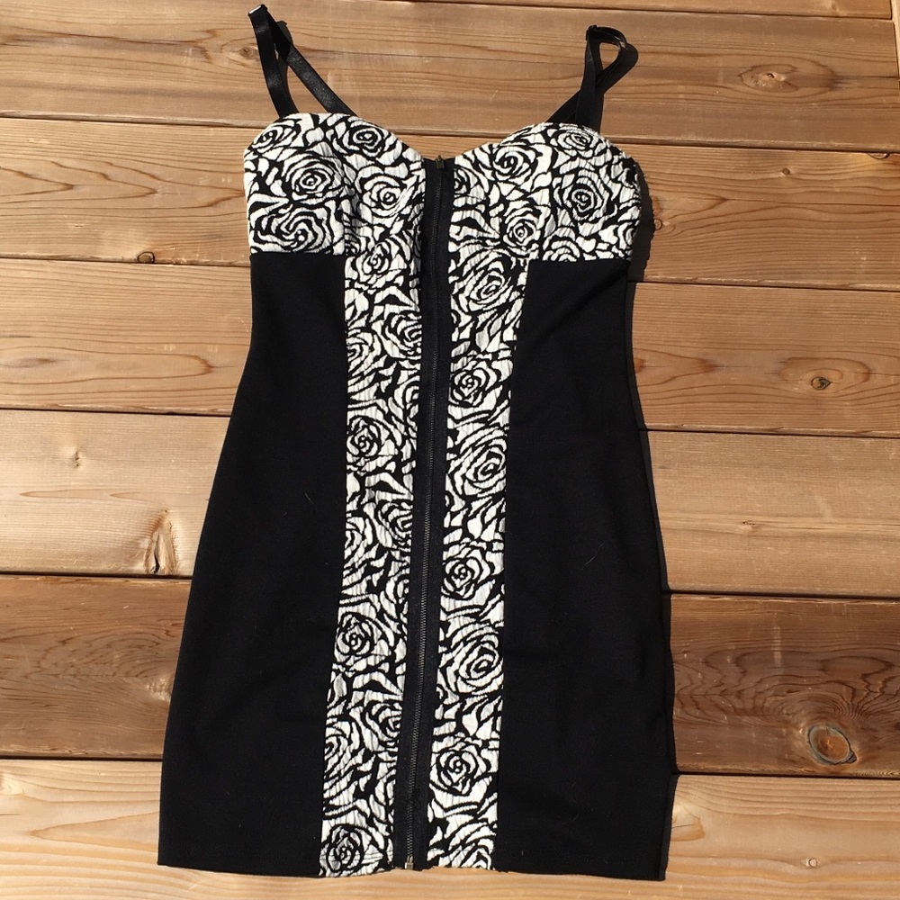 Tight bandage dress zip up front